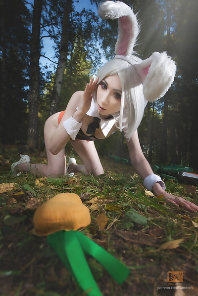 Battle Bunny Riven by Alina..