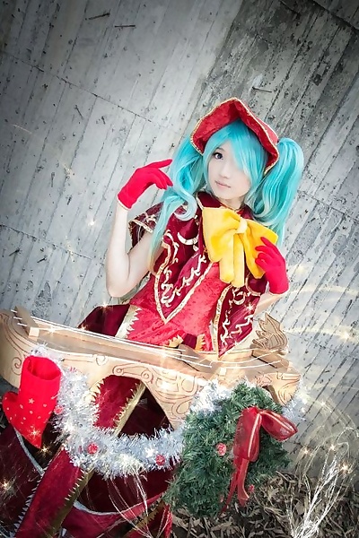 Best Sona Cosplay Heaping up..